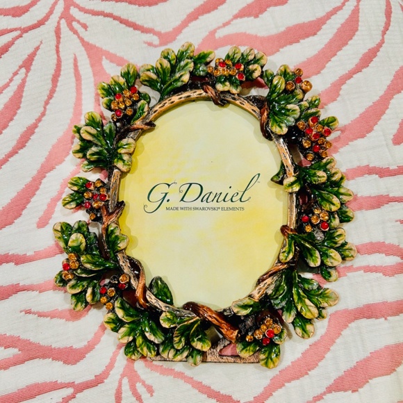 N1- NEW G.Daniel SWAROVSKI CRYSTAL Oval Picture Frame - Picture 1 of 8